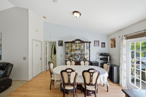 Villa ou maison à vendre à Port St. Lucie, Floride: 3 chambres, 116.96 m2 № 2416219 - photo 10