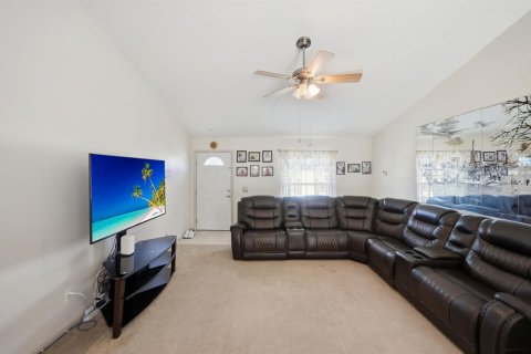 Villa ou maison à vendre à Port St. Lucie, Floride: 3 chambres, 116.96 m2 № 2416219 - photo 11