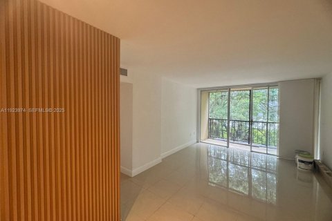 Снять в аренду кондоминиум в Майами, Флорида 2 спальни, 89.93м2, № 1982349 - фото 1