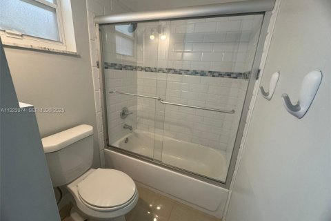 Снять в аренду кондоминиум в Майами, Флорида 2 спальни, 89.93м2, № 1982349 - фото 7