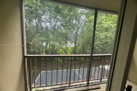 Снять в аренду кондоминиум в Майами, Флорида 2 спальни, 89.93м2, № 1982349 - фото 9