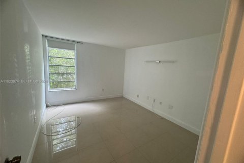 Снять в аренду кондоминиум в Майами, Флорида 2 спальни, 89.93м2, № 1982349 - фото 6