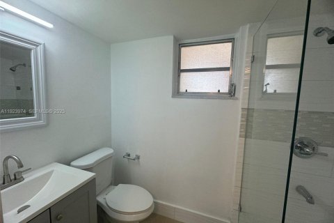 Снять в аренду кондоминиум в Майами, Флорида 2 спальни, 89.93м2, № 1982349 - фото 4