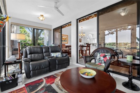 Copropriété à vendre à Boynton Beach, Floride: 2 chambres, 97.92 m2 № 2056969 - photo 2