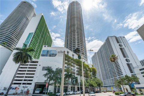 Снять в аренду кондоминиум в Майами, Флорида 2 спальни, 97.36м2, № 1950336 - фото 22