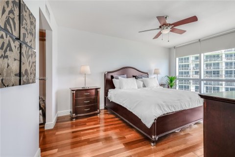 Снять в аренду кондоминиум в Майами, Флорида 2 спальни, 97.36м2, № 1950336 - фото 11