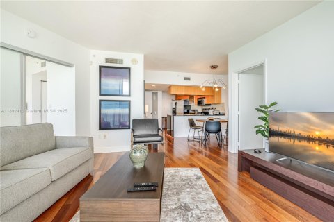 Снять в аренду кондоминиум в Майами, Флорида 2 спальни, 97.36м2, № 1950336 - фото 7