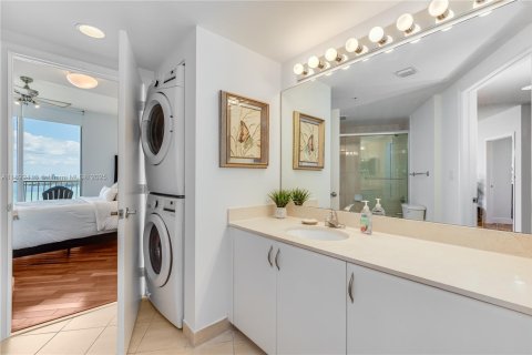 Снять в аренду кондоминиум в Майами, Флорида 2 спальни, 97.36м2, № 1950336 - фото 20