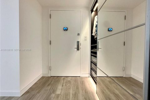 Condominio en venta en Miami, Florida, 2 dormitorios, 116.59 m2 № 2076031 - foto 12