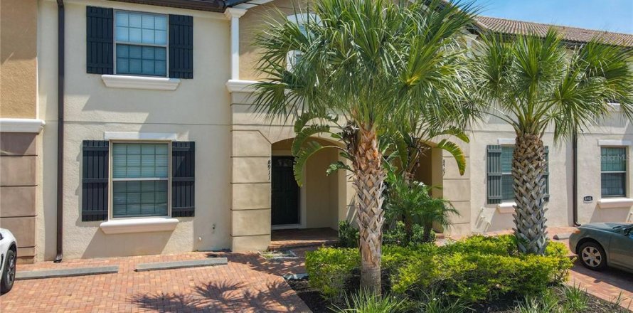 Adosado en Kissimmee, Florida 5 dormitorios, 210.24 m2 № 1803480