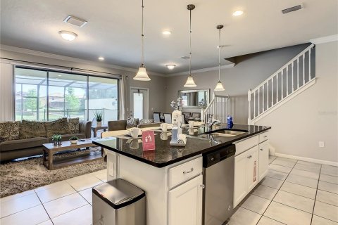 Adosado en venta en Kissimmee, Florida, 5 dormitorios, 210.24 m2 № 1803480 - foto 9