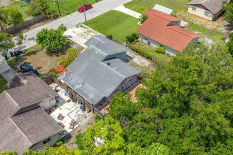 House in Bradenton, Florida 3 bedrooms, 115.94 sq.m. № 2227472 - photo 10