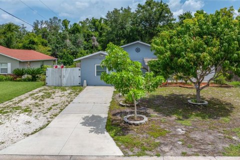House in Bradenton, Florida 3 bedrooms, 115.94 sq.m. № 2227472