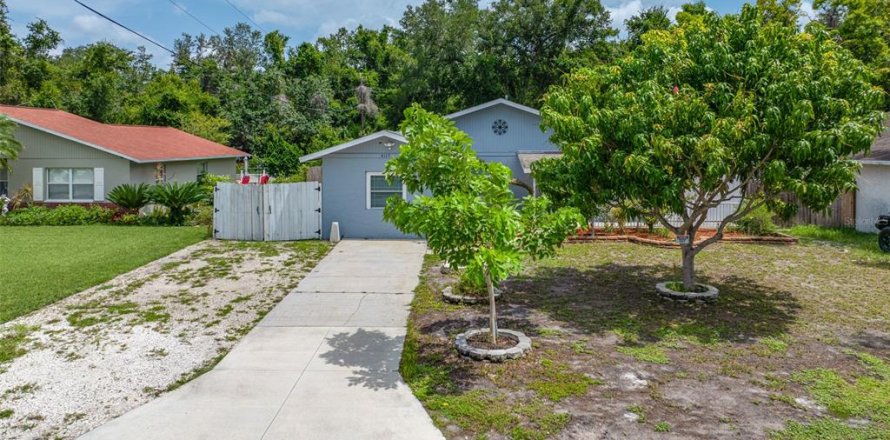 House in Bradenton, Florida 3 bedrooms, 115.94 sq.m. № 2227472