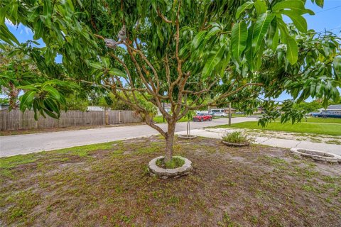 House in Bradenton, Florida 3 bedrooms, 115.94 sq.m. № 2227472 - photo 23