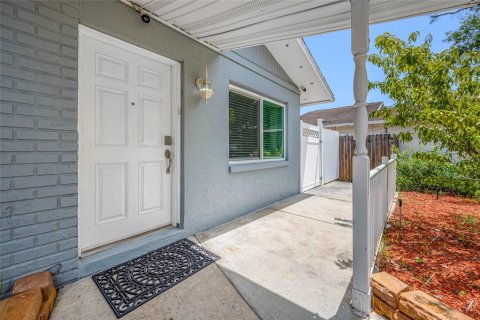 House in Bradenton, Florida 3 bedrooms, 115.94 sq.m. № 2227472 - photo 27