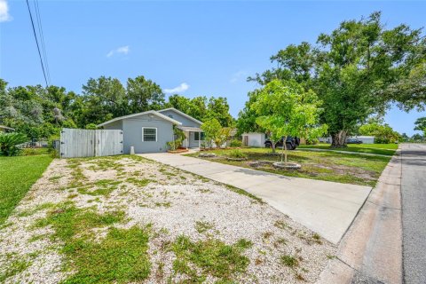 House in Bradenton, Florida 3 bedrooms, 115.94 sq.m. № 2227472 - photo 18