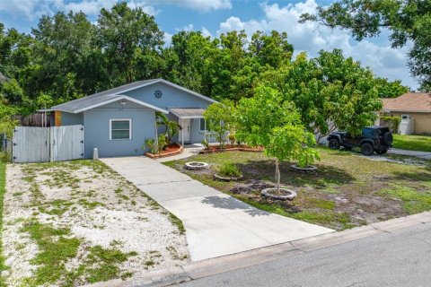 House in Bradenton, Florida 3 bedrooms, 115.94 sq.m. № 2227472 - photo 15