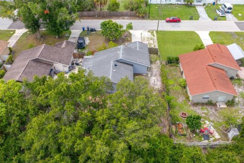 House in Bradenton, Florida 3 bedrooms, 115.94 sq.m. № 2227472 - photo 11