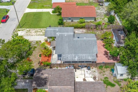 House in Bradenton, Florida 3 bedrooms, 115.94 sq.m. № 2227472 - photo 9