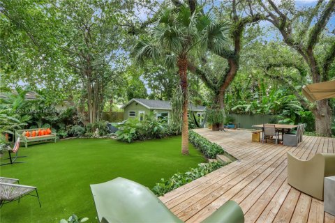 House in Miami, Florida 4 bedrooms, 163.14 sq.m. № 1790971 - photo 9