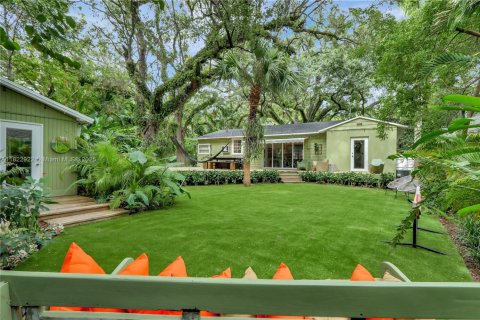 House in Miami, Florida 4 bedrooms, 163.14 sq.m. № 1790971 - photo 11