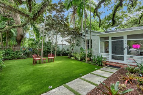 House in Miami, Florida 4 bedrooms, 163.14 sq.m. № 1790971 - photo 2