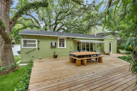 House in Miami, Florida 4 bedrooms, 163.14 sq.m. № 1790971 - photo 8