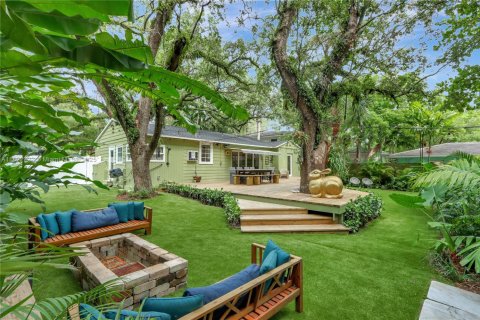 House in Miami, Florida 4 bedrooms, 163.14 sq.m. № 1790971 - photo 6