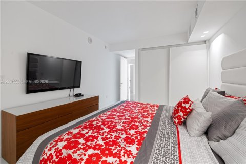 Снять в аренду кондоминиум в Бэл-Харбор, Флорида 5 спален, 306.58м2, № 2145686 - фото 19