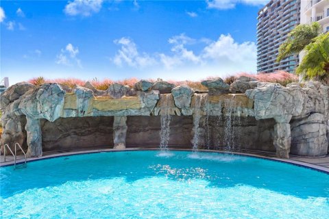 Condo in Tampa, Florida, 2 bedrooms  № 1549308 - photo 29