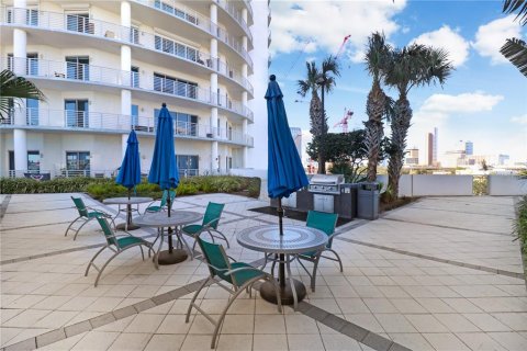 Condo in Tampa, Florida, 2 bedrooms  № 1549308 - photo 19