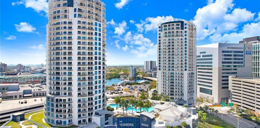 Condo in Tampa, Florida, 2 bedrooms № 1549308
