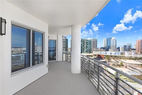 Condo in Tampa, Florida, 2 bedrooms  № 1549308 - photo 8
