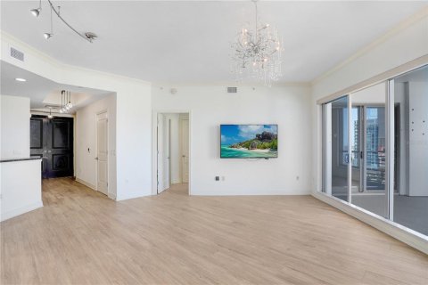 Condo in Tampa, Florida, 2 bedrooms  № 1549308 - photo 5