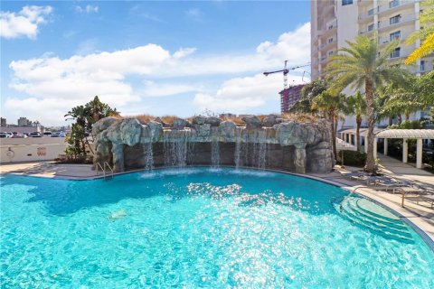 Condo in Tampa, Florida, 2 bedrooms  № 1549308 - photo 25