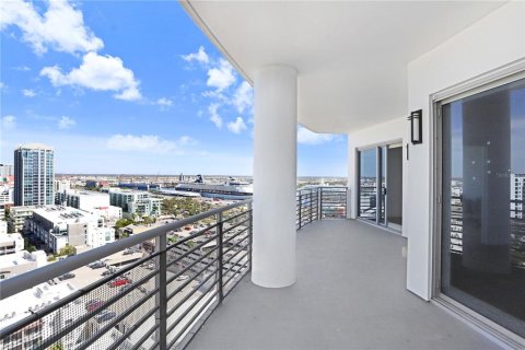 Condo in Tampa, Florida, 2 bedrooms  № 1549308 - photo 16