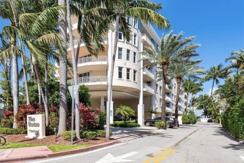 Condo in Miami Beach, Florida, 2 bedrooms № 1936548 - photo 4