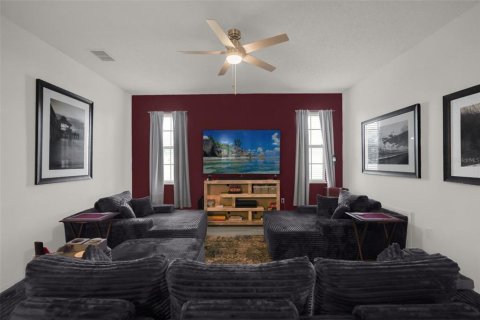 House in Kissimmee, Florida 3 bedrooms, 170.29 sq.m. № 2421826 - photo 23