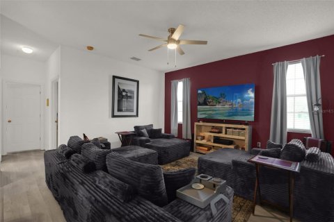 House in Kissimmee, Florida 3 bedrooms, 170.29 sq.m. № 2421826 - photo 21