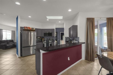 House in Kissimmee, Florida 3 bedrooms, 170.29 sq.m. № 2421826 - photo 16