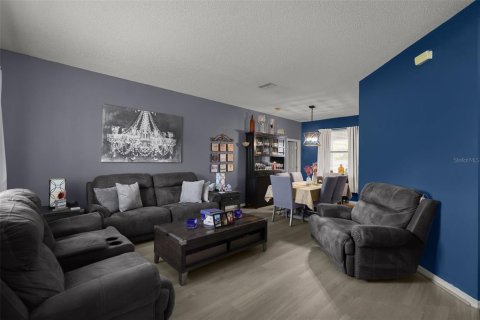 House in Kissimmee, Florida 3 bedrooms, 170.29 sq.m. № 2421826 - photo 4