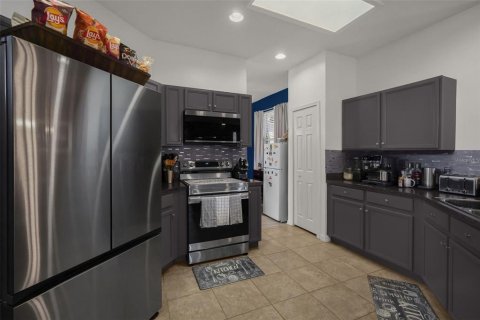 House in Kissimmee, Florida 3 bedrooms, 170.29 sq.m. № 2421826 - photo 17