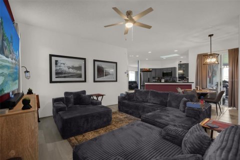 House in Kissimmee, Florida 3 bedrooms, 170.29 sq.m. № 2421826 - photo 22