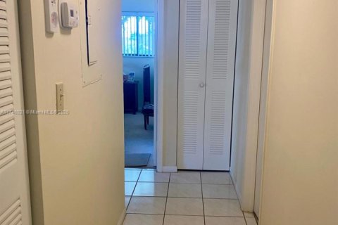 Condominio en venta en Tamarac, Florida, 2 dormitorios, 76.83 m2 № 1494480 - foto 9
