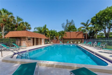 Villa ou maison à louer à Delray Beach, Floride: 2 chambres, 119.66 m2 № 1231257 - photo 1
