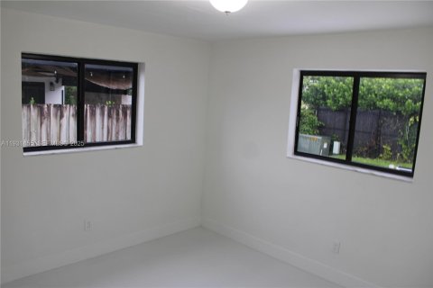 Купить виллу или дом в Майами, Флорида 3 спальни, 149.76м2, № 1990029 - фото 21