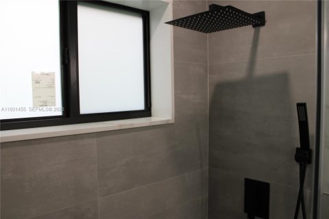 Купить виллу или дом в Майами, Флорида 3 спальни, 149.76м2, № 1990029 - фото 25