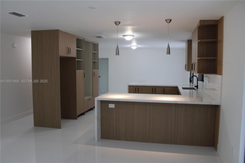 Купить виллу или дом в Майами, Флорида 3 спальни, 149.76м2, № 1990029 - фото 4