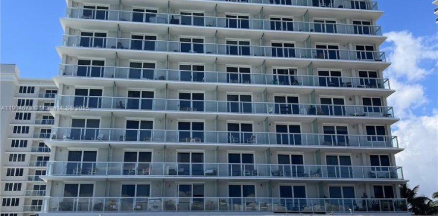 Studio à Condo à Sunny Isles Beach, Floride № 1969186